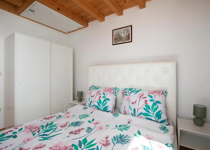 Countryside Manu Pula